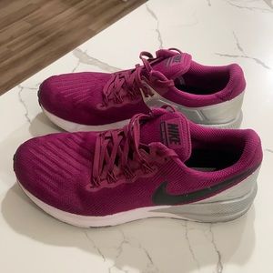 Women’s Nike Zoom structure 22 shoe size 7.5